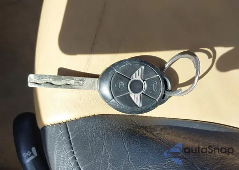 2005 Mini Cooper from USA, damaged, VIN WMWRC335X5TJ72336